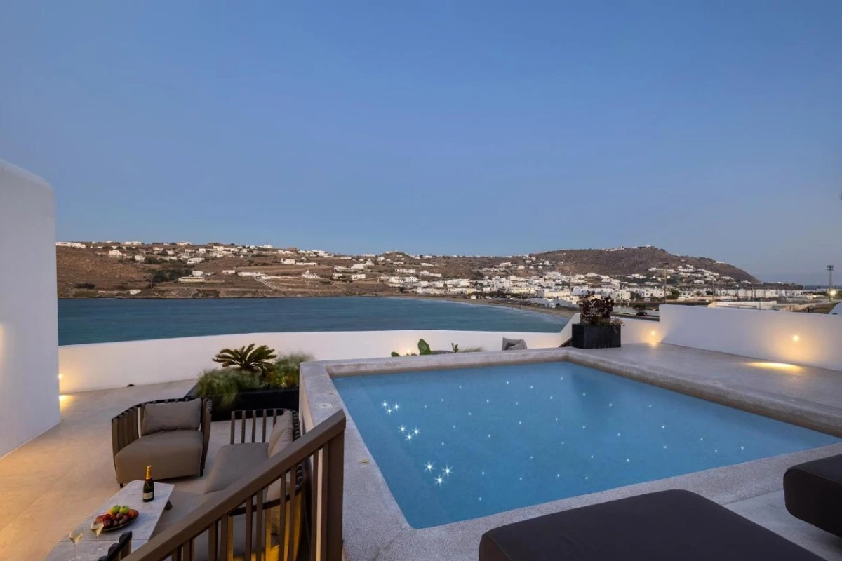 Aeonic Suites & Spa