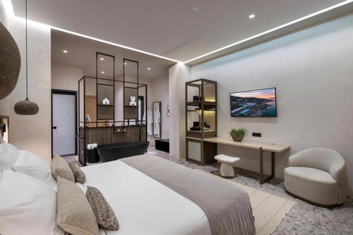 Aeonic Suites & Spa