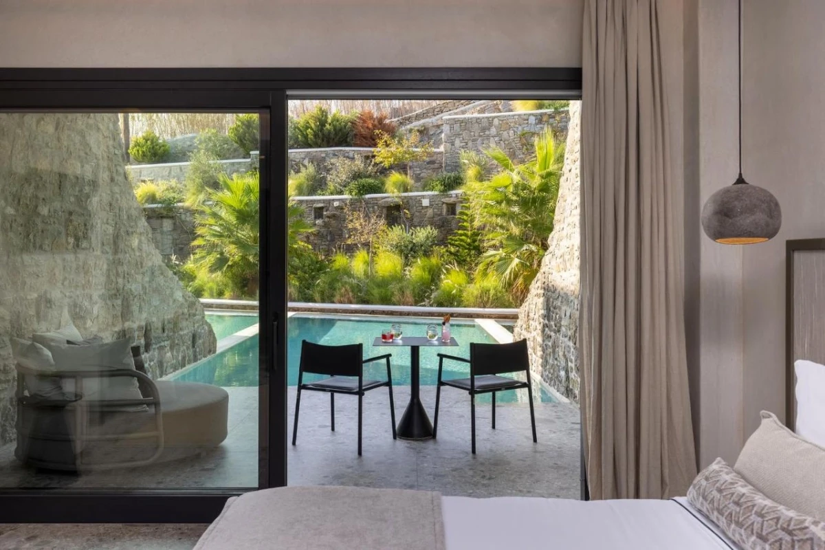 Aeonic Suites & Spa