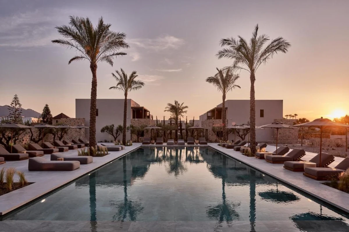 Theros All Suite Hotel