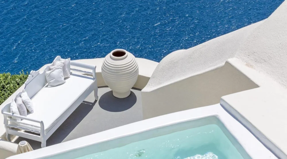 Honeymoon Suite  with Plunge Pool at Canaves Oia Suites