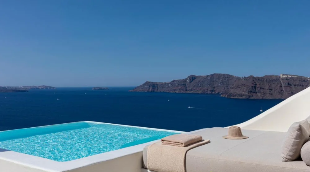 Infinity Pool Suite at Canaves Oia Suites