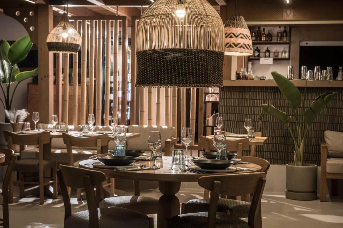 Enorme Maya Beach Hotel