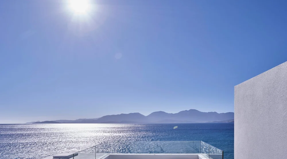 Deluxe Sea View Room with Outdoor Jacuzzi at The Island Concept