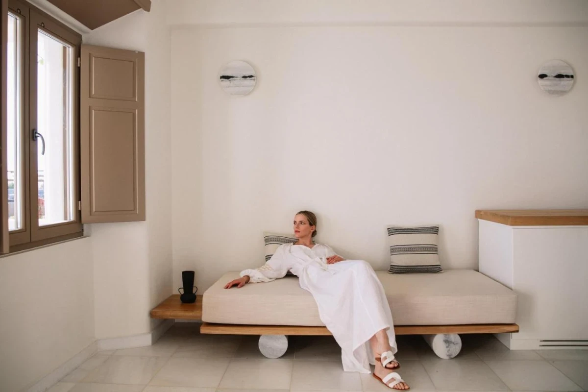 Ammothines Cycladic Suites