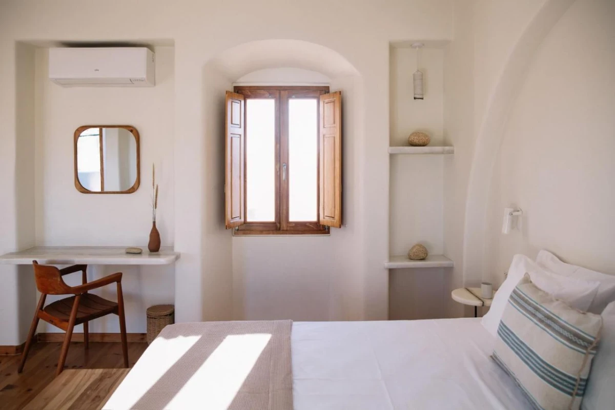 Ammothines Cycladic Suites