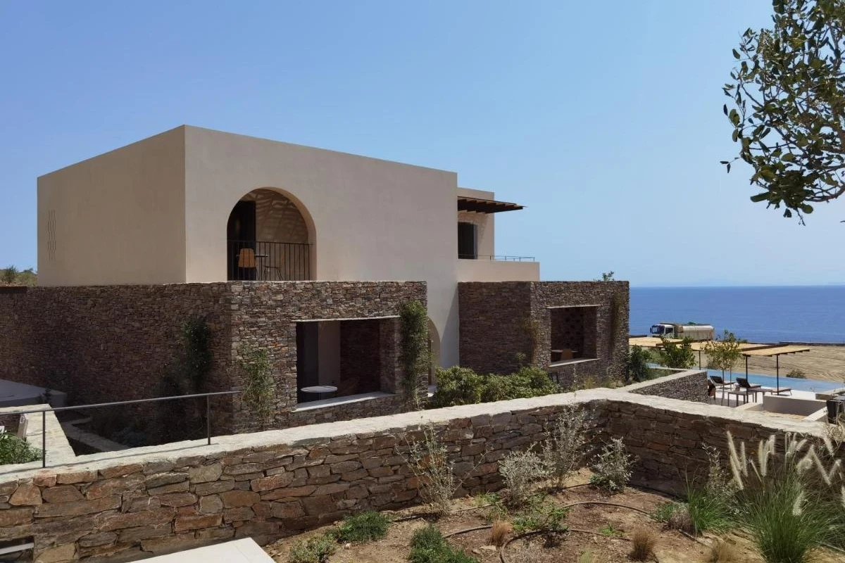 NOS Hotel & Villas