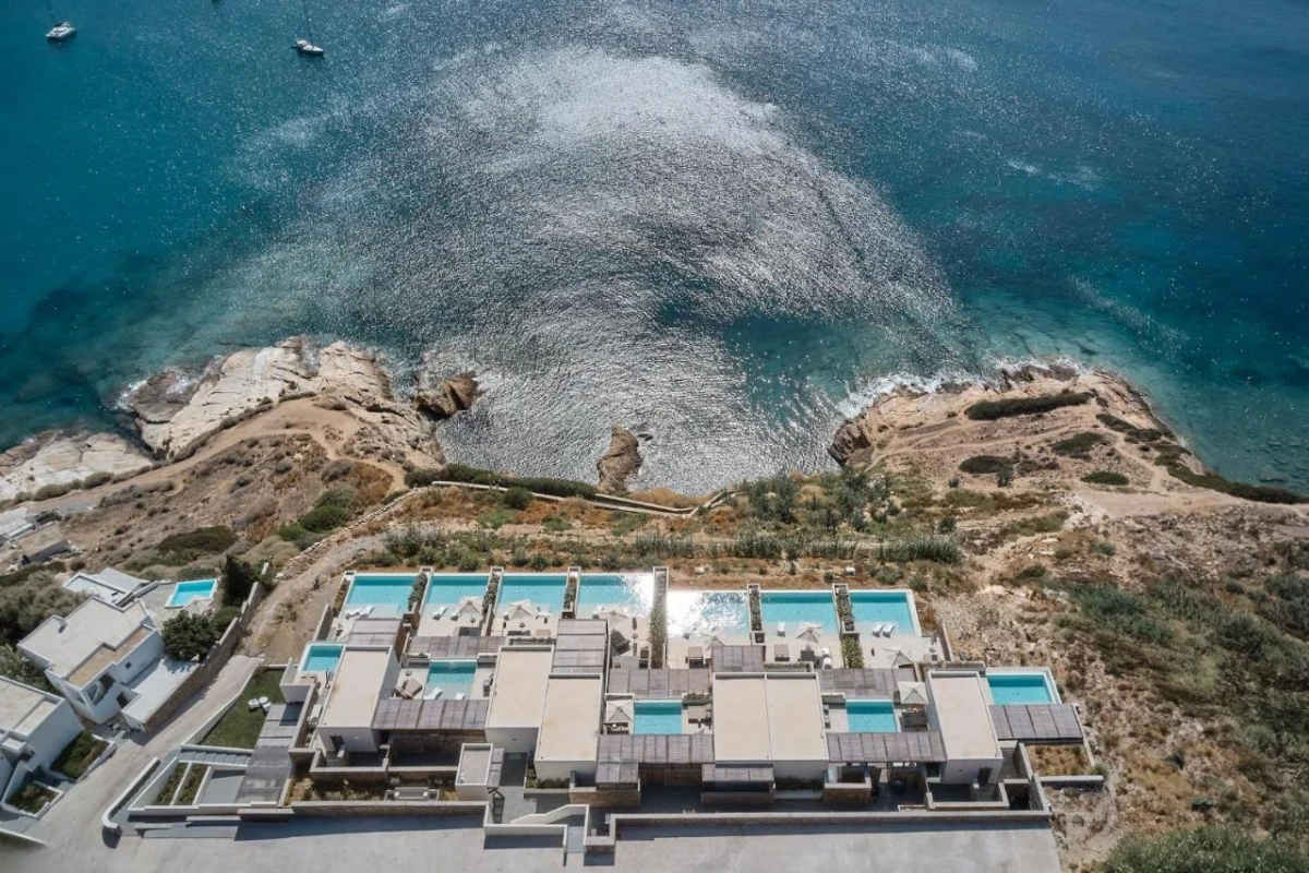 Ios Grand Pool Suites
