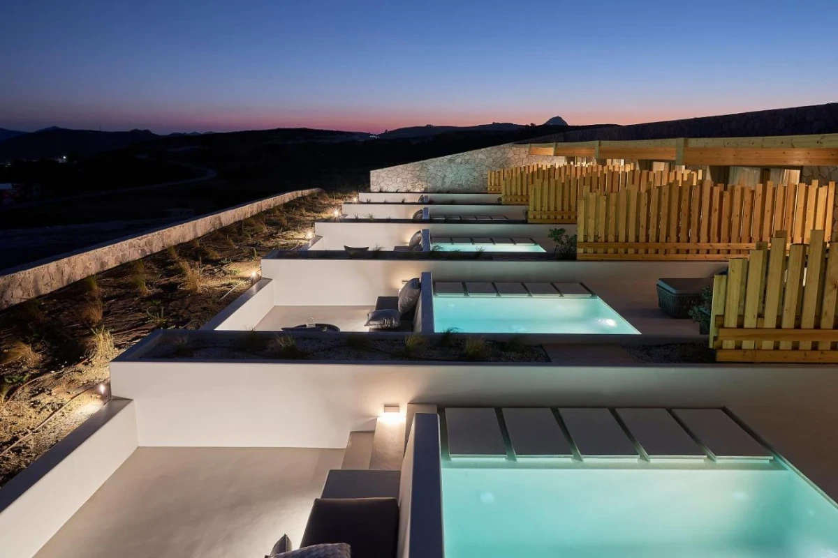 Cave Suites, Milos