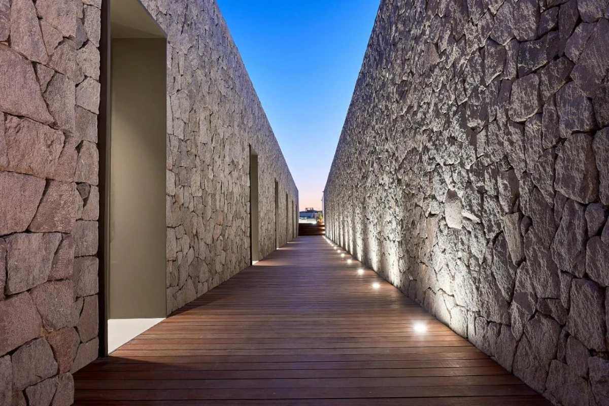 Cave Suites, Milos