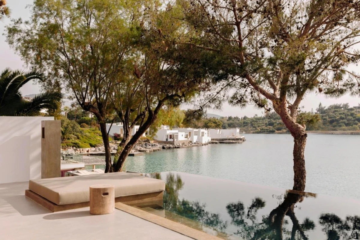 Minos Beach Art Hotel