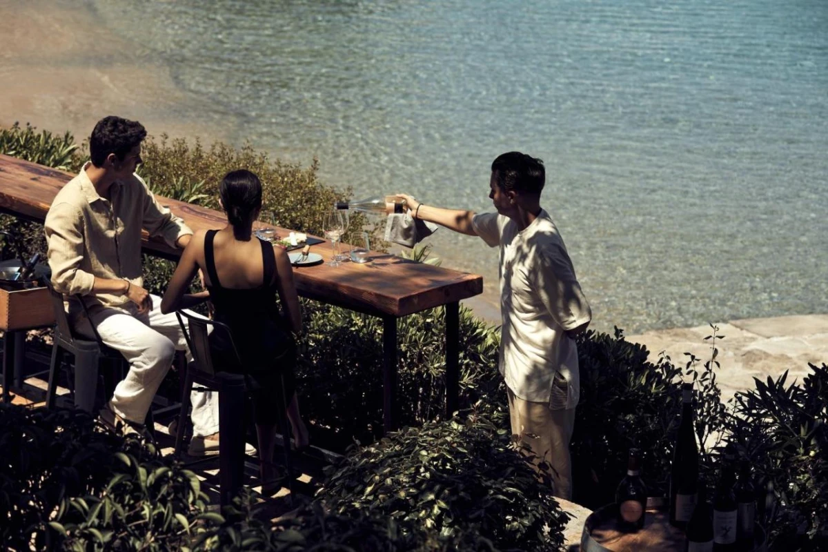 Minos Beach Art Hotel