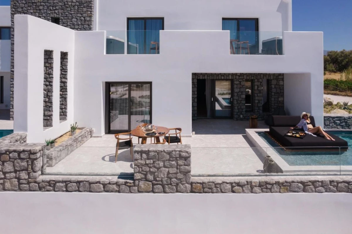 Milestones Naxos