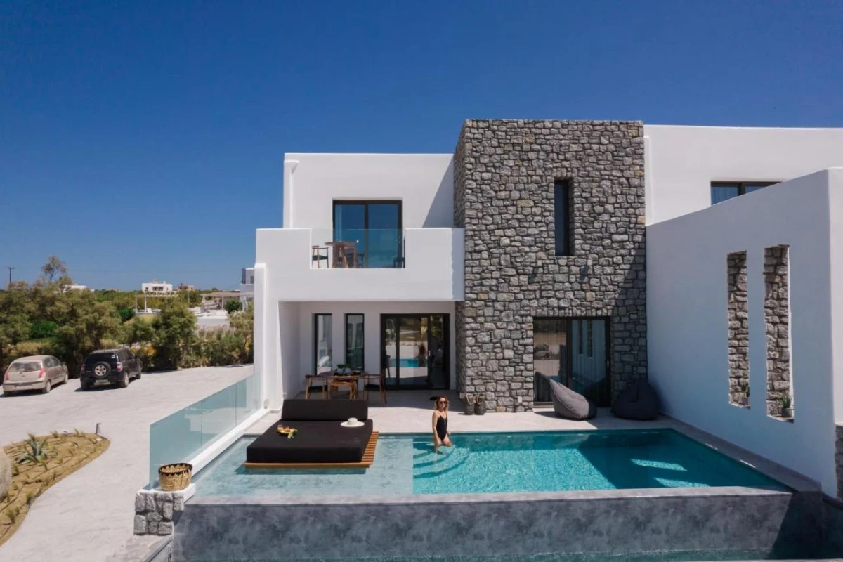 Milestones Naxos