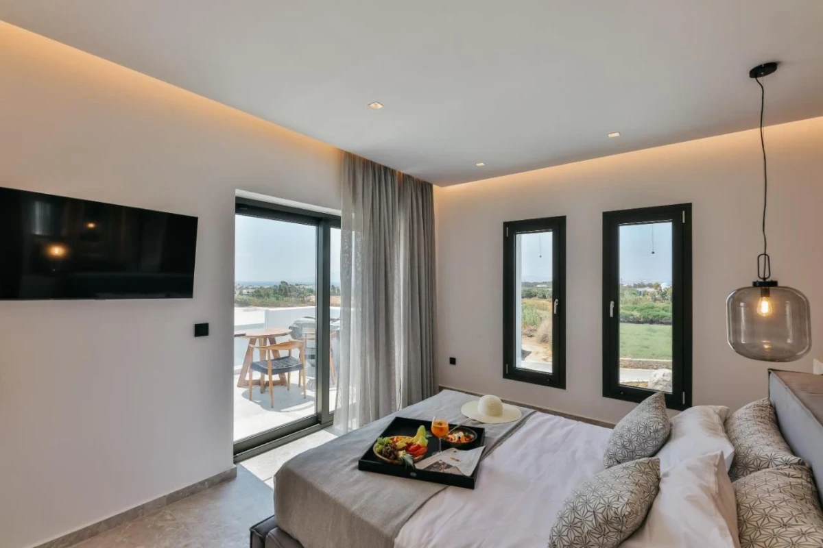 Milestones Naxos