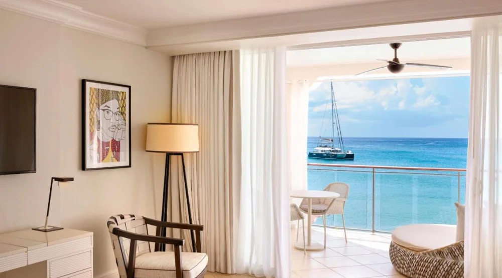 Luxury King Room Ocean Front at Fairmont Royal Pavilion