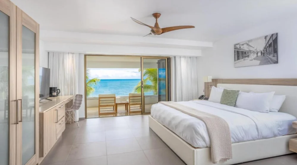 Deluxe Oceanfront Room at Hodges Bay Resort & Spa