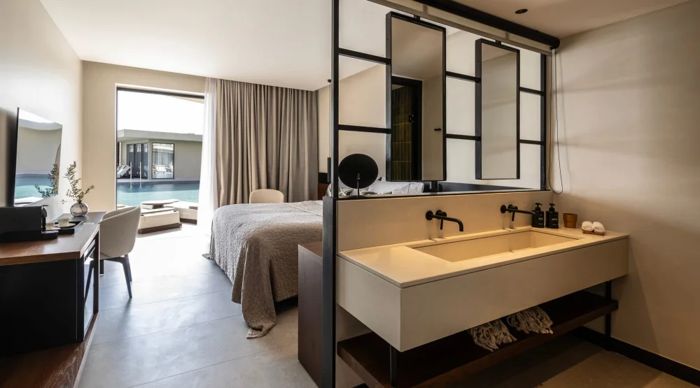 Superior Suite Swim Up Partial  Sea View at King Jason Zante