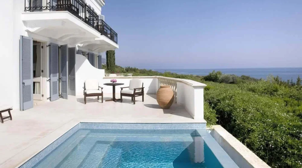 Interconnecting Junior Suite with Private Pool and Garden Studio with Sea View at Anassa