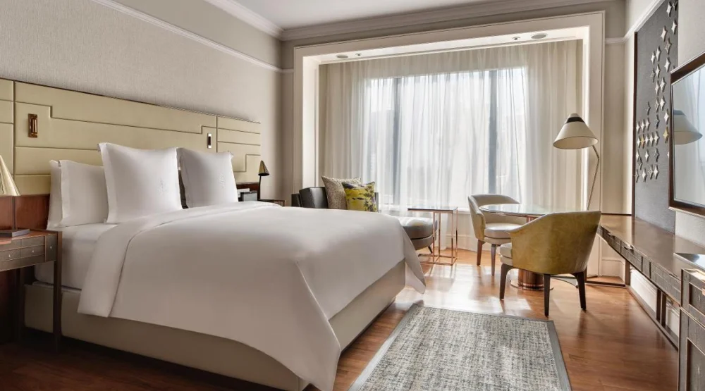 Deluxe Hypoallergenic Twin Room at Four Seasons Hotel Singapore