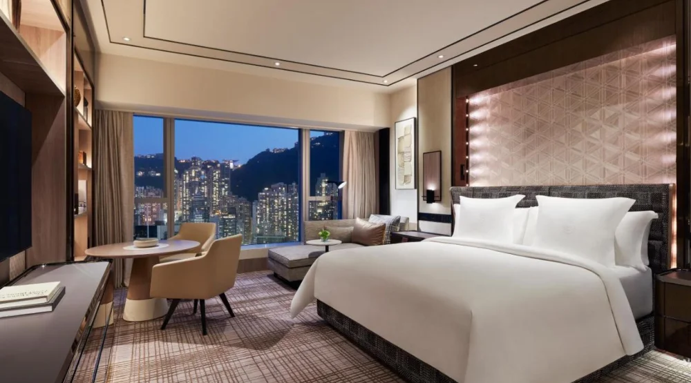 Premier Peak View Room King at Four Seasons Hong Kong