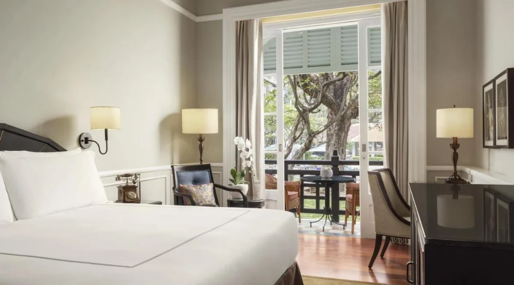 State King Room at Raffles Hotel Le Royal