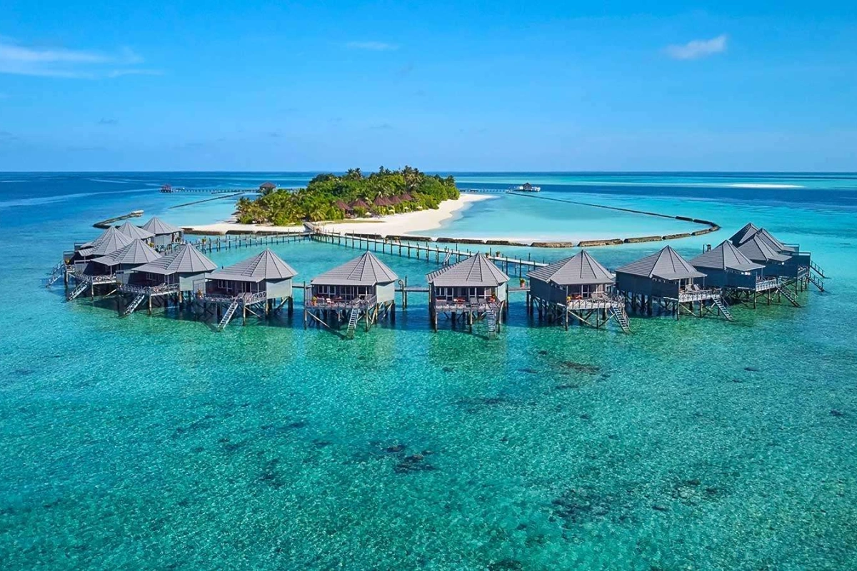 Komandoo Island Resort