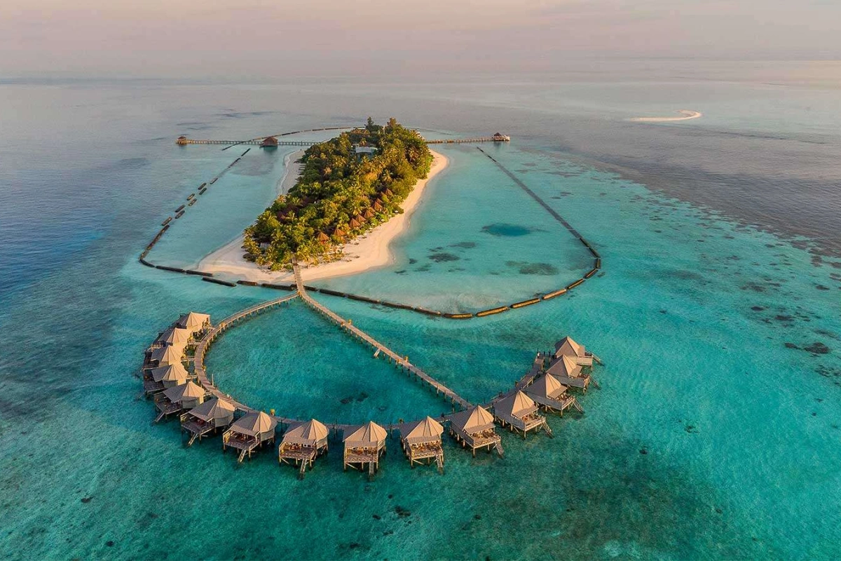 Komandoo Island Resort