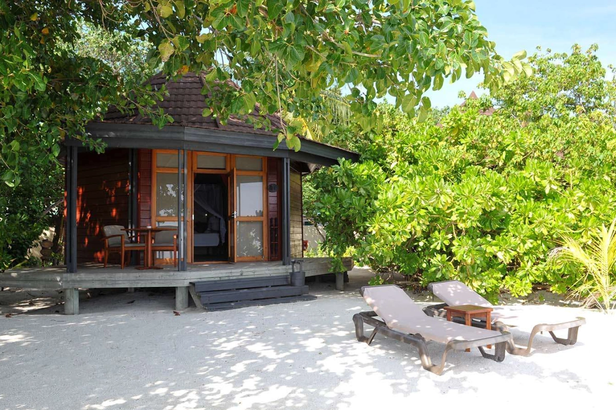 Komandoo Island Resort