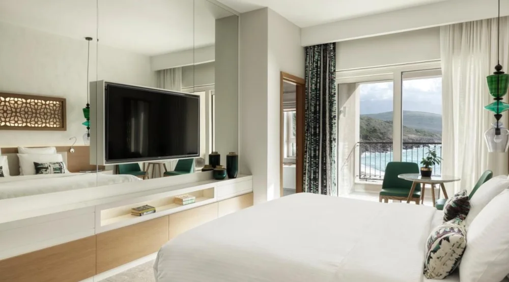Grand Superior Room at The Chedi Lustica Bay