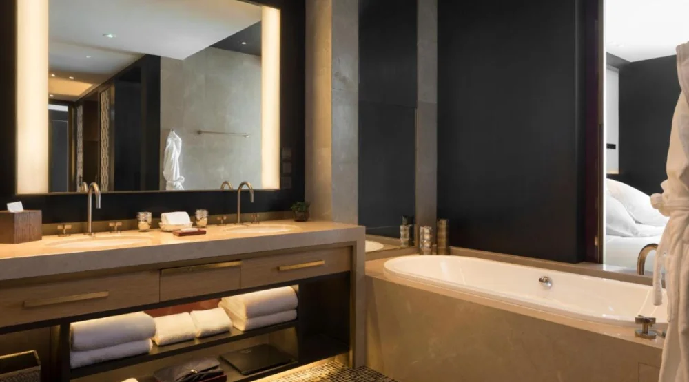 Grand Premier King at Rosewood Phnom Penh