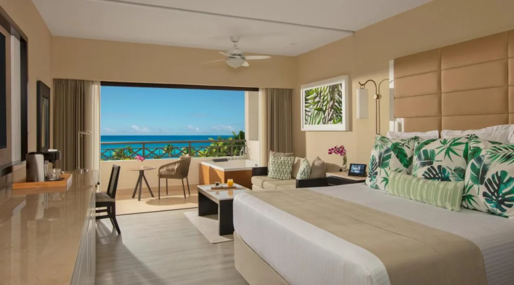 Preferred Club Junior Suite Ocean View at Secrets Wild Orchid