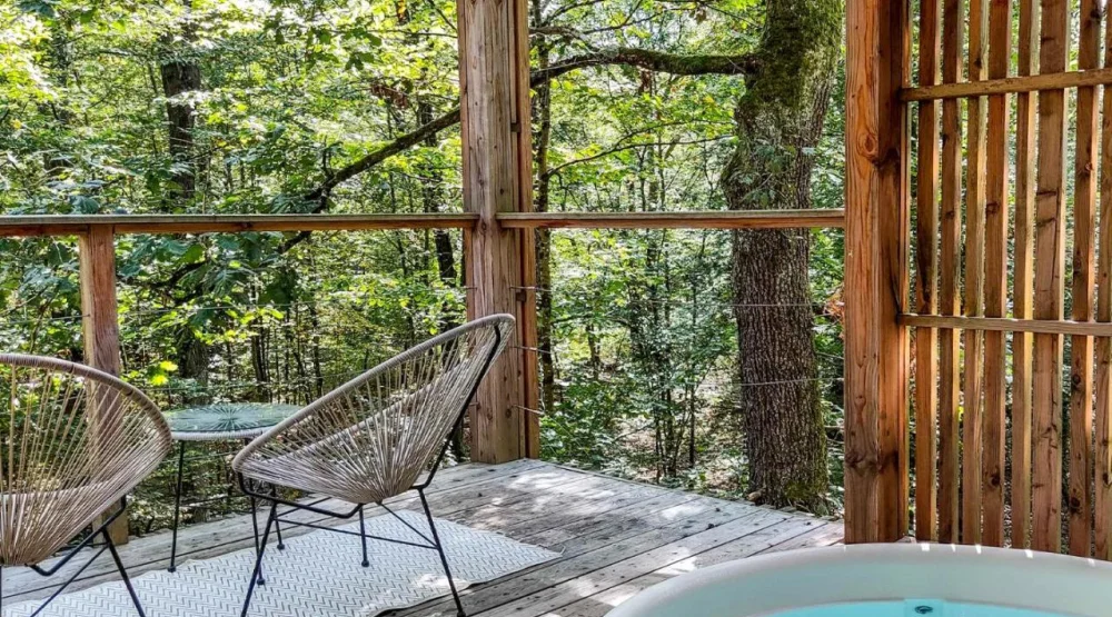 Nude - Suite with Hot Tub at Loire Valley Lodges Hotel