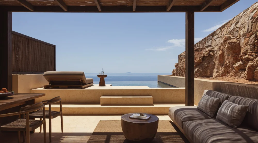 Deluxe Cave Suite with Outdoor Private Pool and Sea View at Gundari