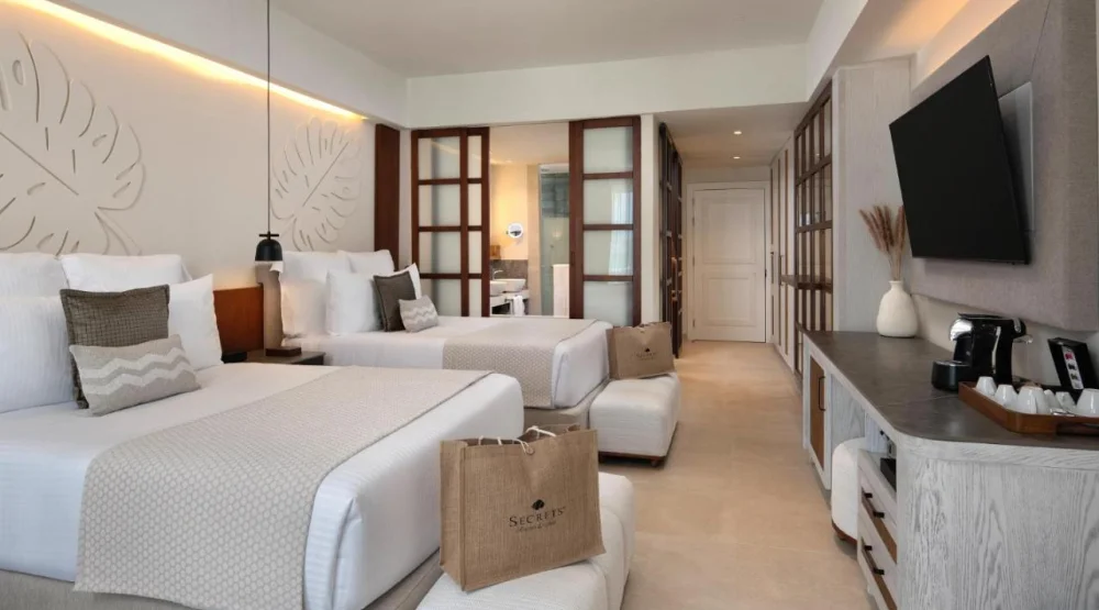 Preferred Club Jr Suite Partial Ocean View Double Bed at Secrets Playa Esmeralda