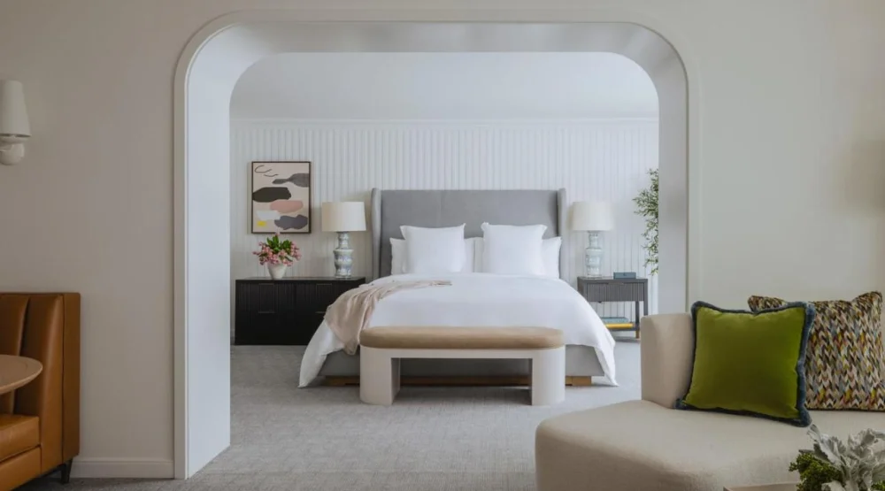 The 720 King Room with Pool View at Regent Santa Monica Beach