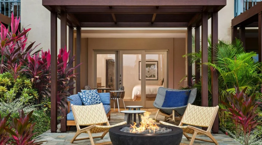 Deluxe Queen Room with Fire Lanai Golf View at The Ritz-Carlton Maui Kapalua