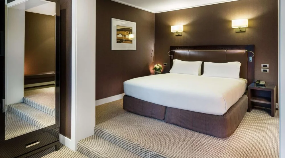 Deluxe King Room Lakeview at Hilton Queenstown Resort & Spa