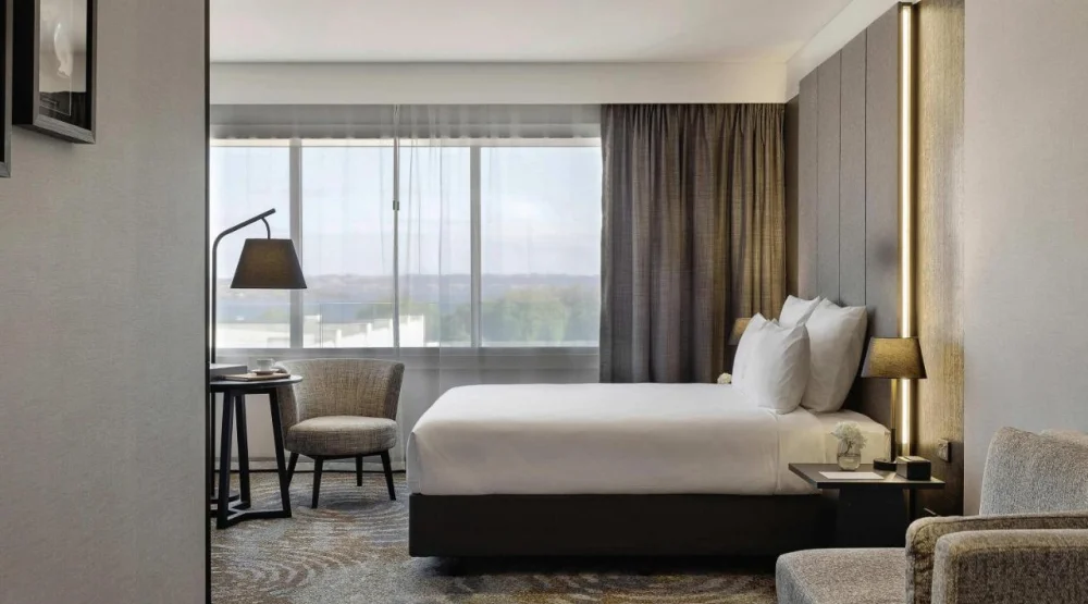 Deluxe King Room with Lake View at Pullman Rotorua