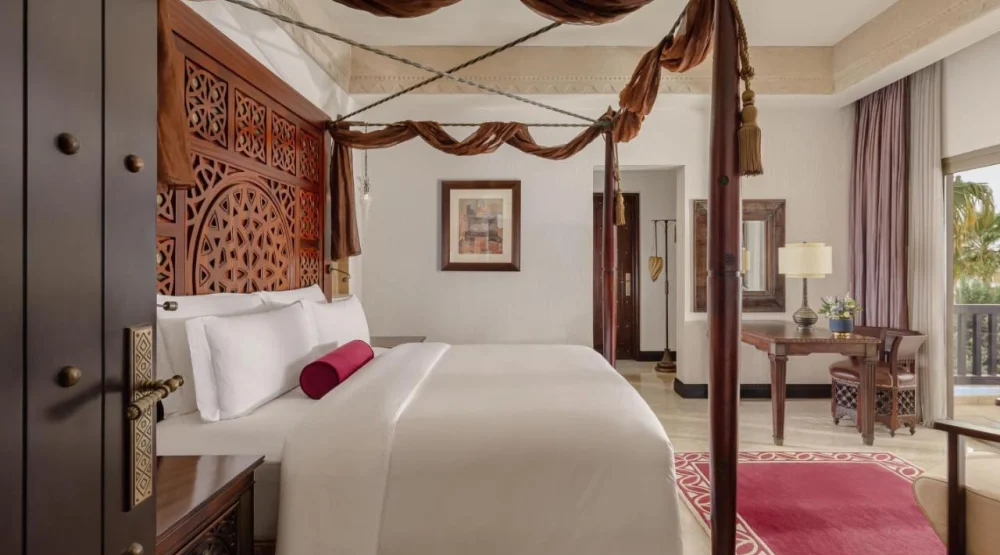 King Sea View Suite, Larger Suite, One King, Sea View at Sharq Village & Spa a Ritz-Carlton Hotel