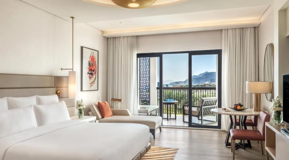 Classic King Room with Ocean View at InterContinental Fujairah Resort