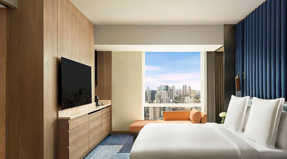 Deluxe King Room at Four Seasons Hotel Mumbai