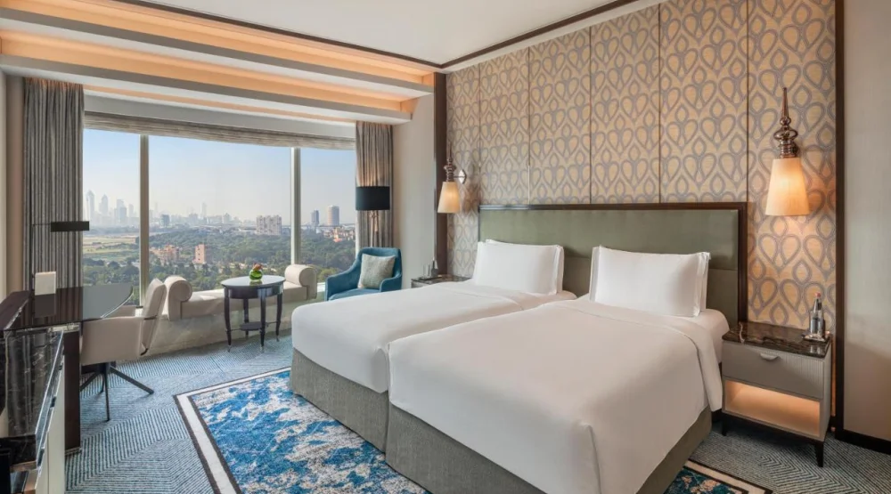 Guest Room, Two Twin, Skyline View at The St. Regis Mumbai