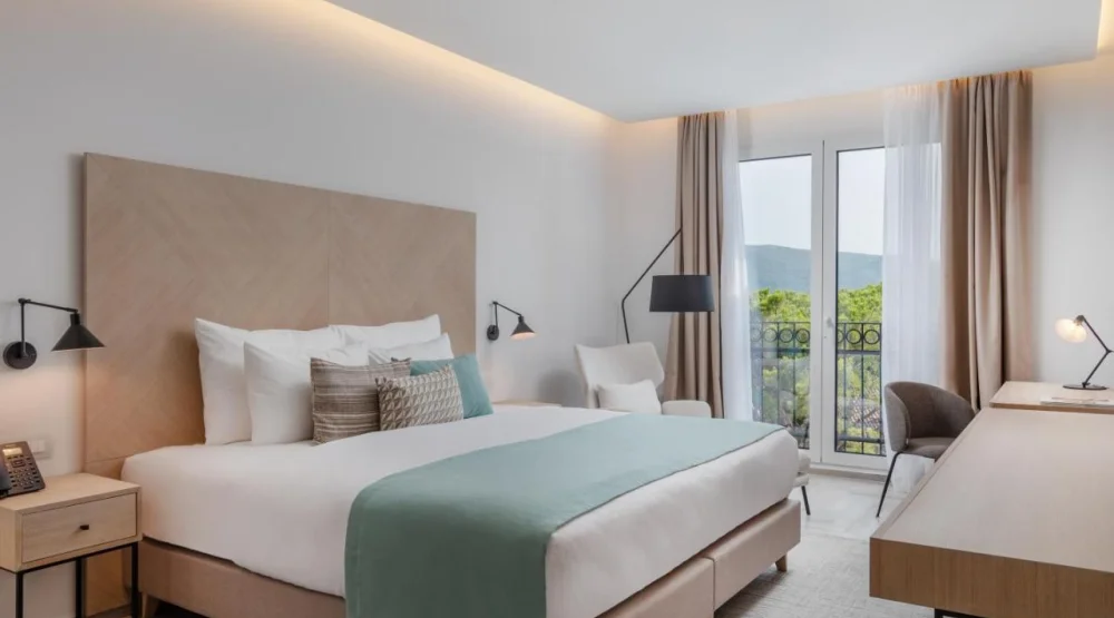Suite with Balcony and Sea View at Lazure Hotel & Marina