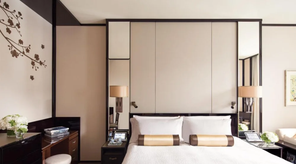 Deluxe King Room with Courtyard View at The Peninsula Hong Kong