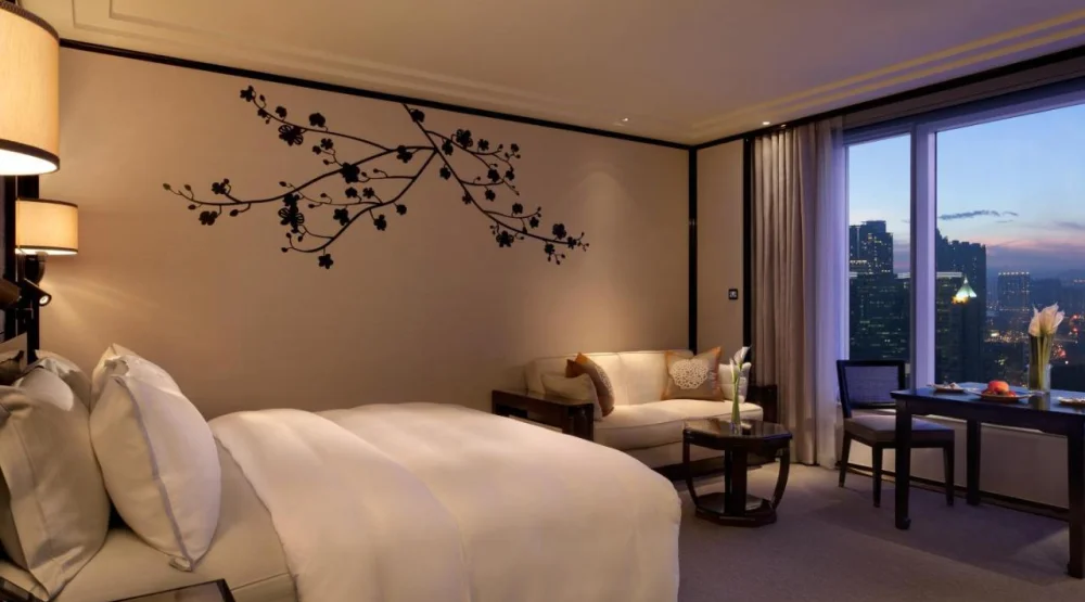 Grand Deluxe Twin Room at The Peninsula Hong Kong