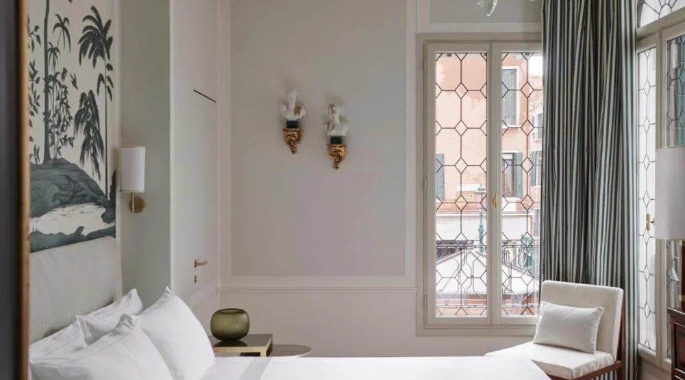 Two Bedroom Suite with Balcony and Canal View at Violino d'Oro