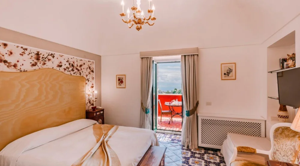Executive Suite with Terrace & Sea View at Palazzo Pascal