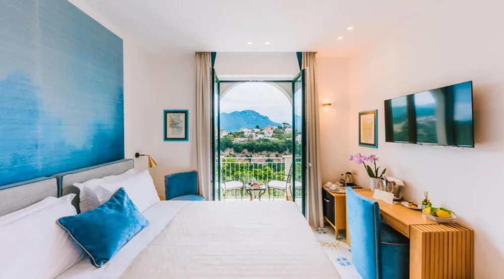 Premium Double Room with Partial Sea View at Palazzo Pascal