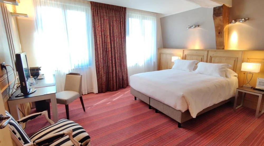 Larger Guest Room, One Double, Limited View at Hotel de Bourgtheroulde, Autograph Collection